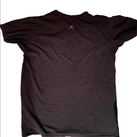 Air Jordan size XL shirt & Gecko(34) + APT 9 shorts (36) - Picture 2 of 6